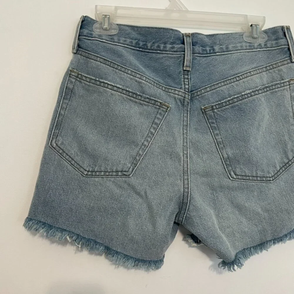 NEW NWT UNIVERSAL THREAD Mid Rise 90's Baggy Denim Shorts Light Wash Raw Hem 2